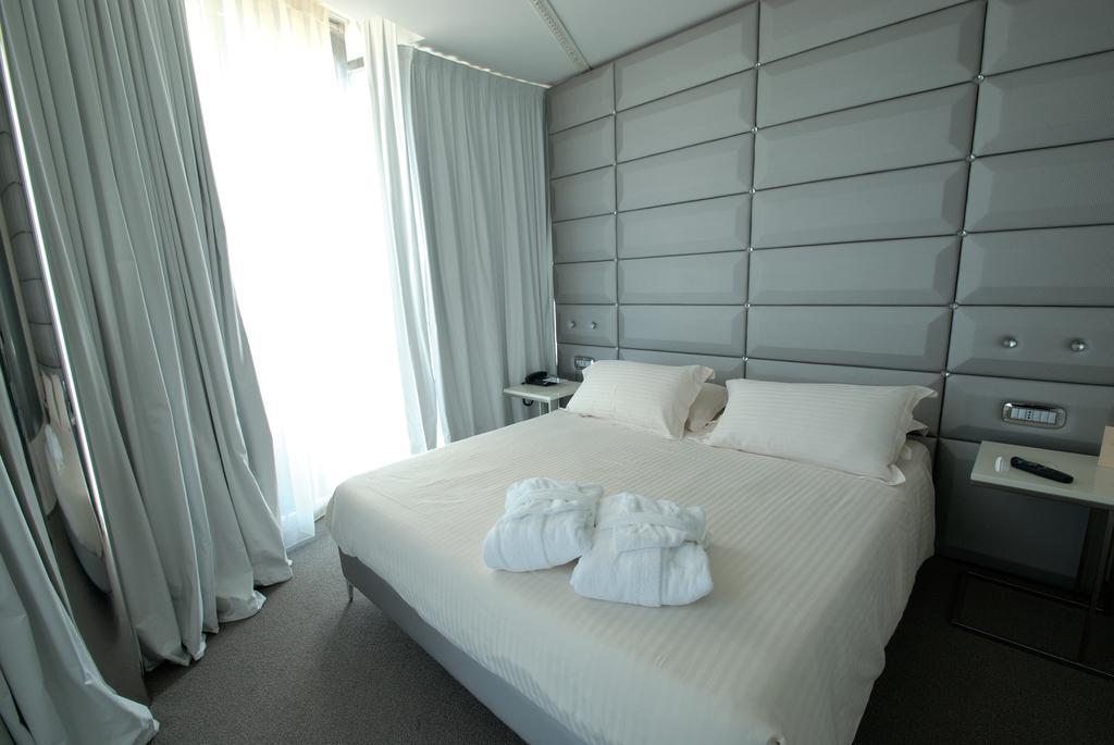 Hotel Waldorf- Premier