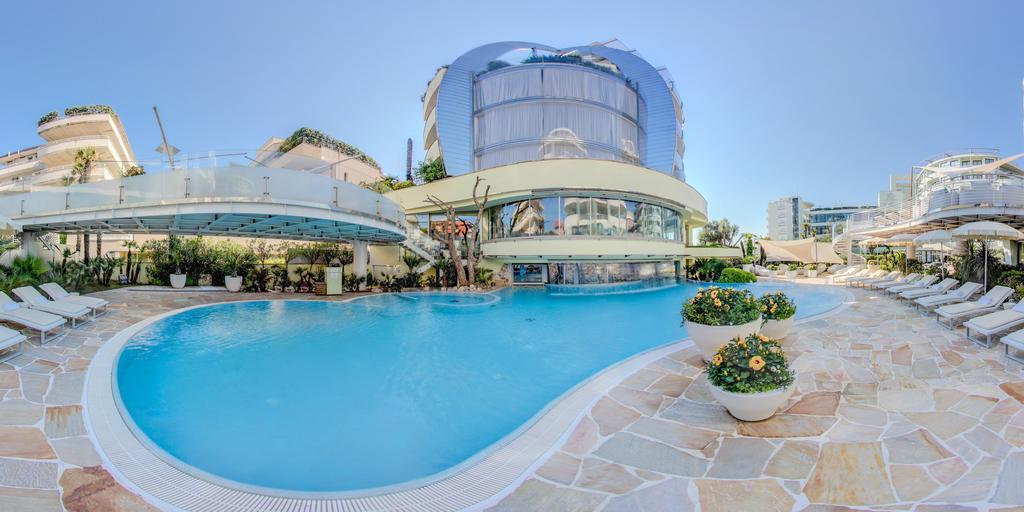 Waldorf- Premier Hotel